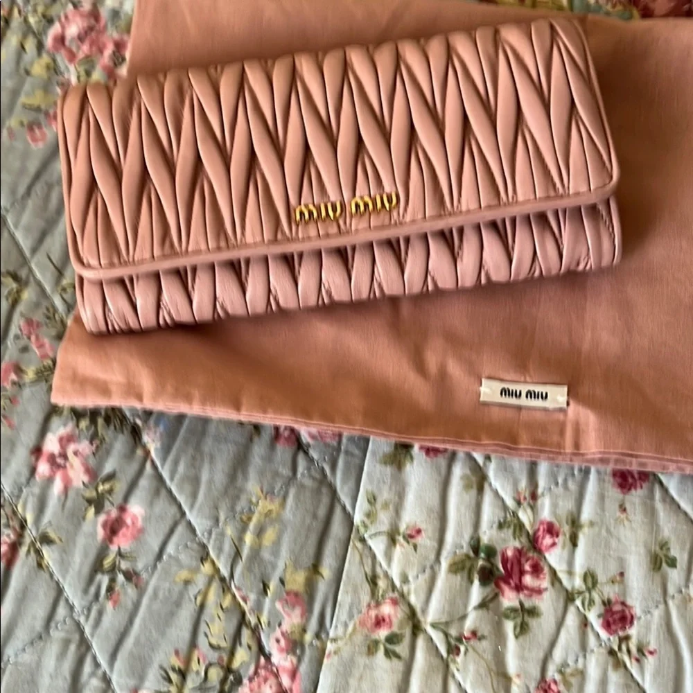 MIU MIU NWOT PINK WALLET - Picture 9 of 10